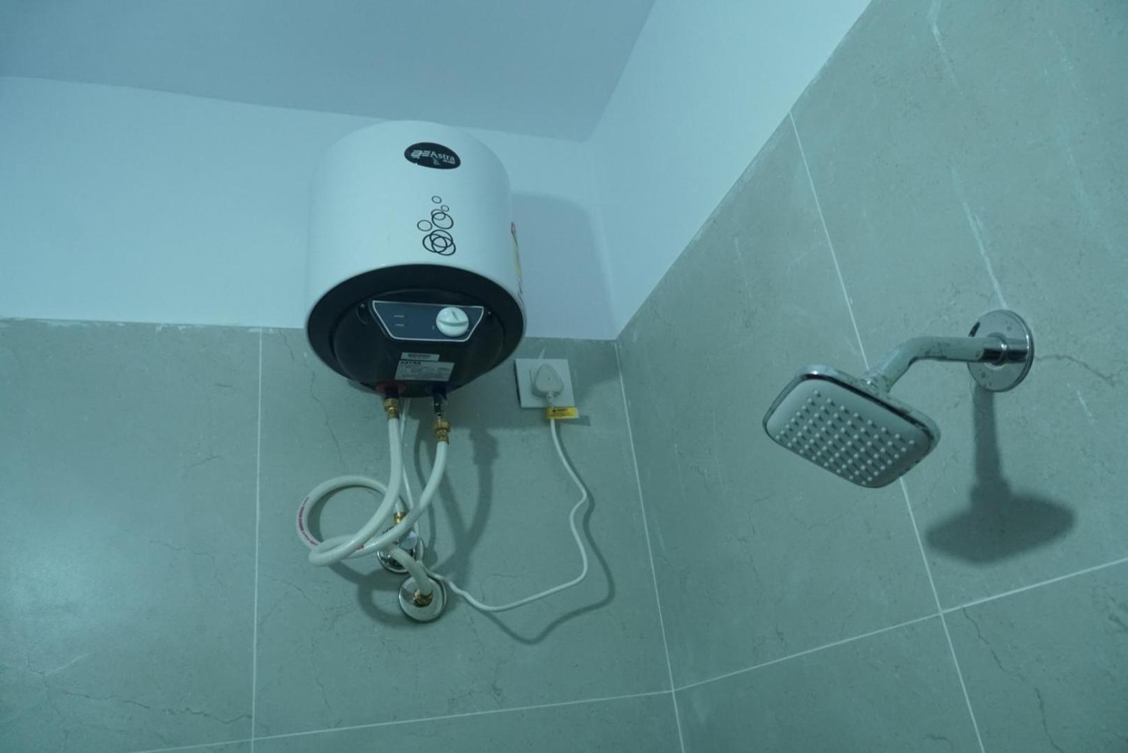 Cosmic Hotel & Guest House Gachibowli Raidurg 海得拉巴 外观 照片