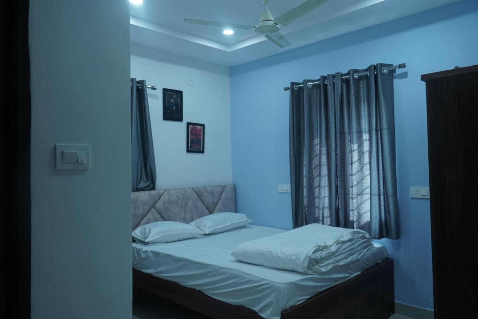 Cosmic Hotel & Guest House Gachibowli Raidurg 海得拉巴 外观 照片